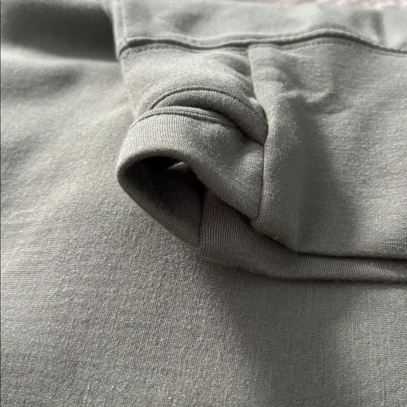 Offline By Aerie Green Athletic Pullover - Picture 3 of 3